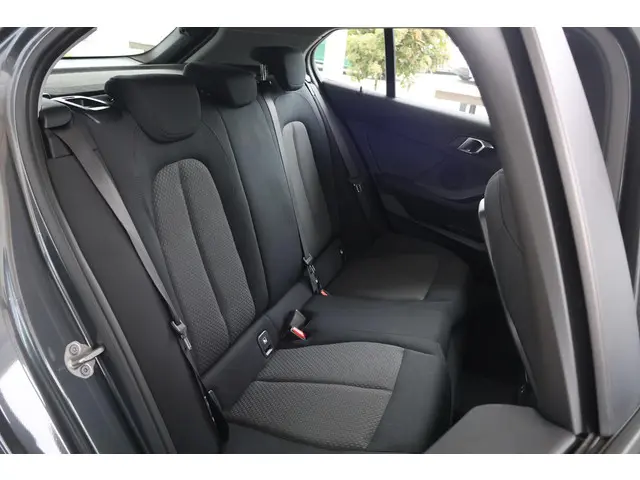 BMW 1 Serie 118i 2021 Benzine 8