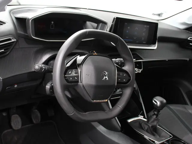 Peugeot 208 1.2 PureTech Allure Pack 2023 Benzine 2