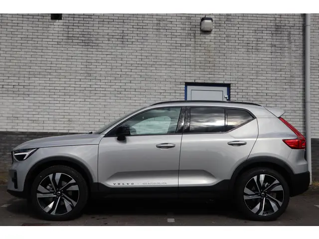 Volvo XC40 3