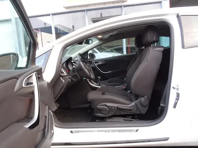 Opel Astra GTC 1.4 Turbo Sport 2012 Benzine 7