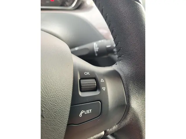Peugeot 2008 1.2 VTi Active 2013 Benzine 22