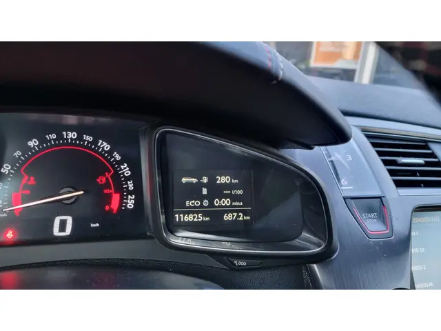 DS DS 5 1.6 THP Performance Line 2018 Benzine 13