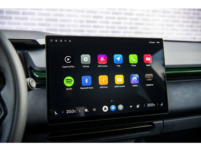 Lynk & Co 08 1.5 More 2026 Hybride Benzine 19