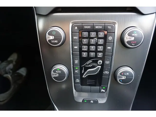 Volvo V40 Cross Country 1.6 T4 Momentum 2014 Benzine 18