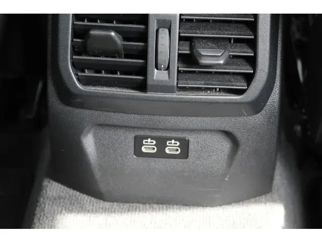 BMW 1 Serie 118i//Navi//Carplay//Trekhaak!! 2019 Benzine 26