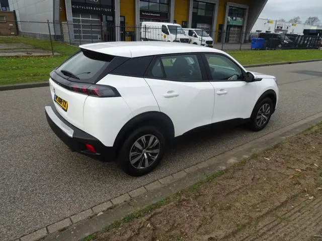 Peugeot 2008 1.2 PureTech Active 2022 Benzine 5