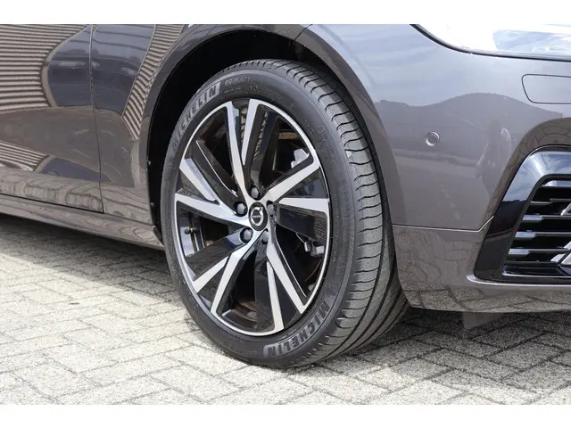 Volvo S90 T8 AWD Ultimate Dark 2024 Hybride Benzine 55