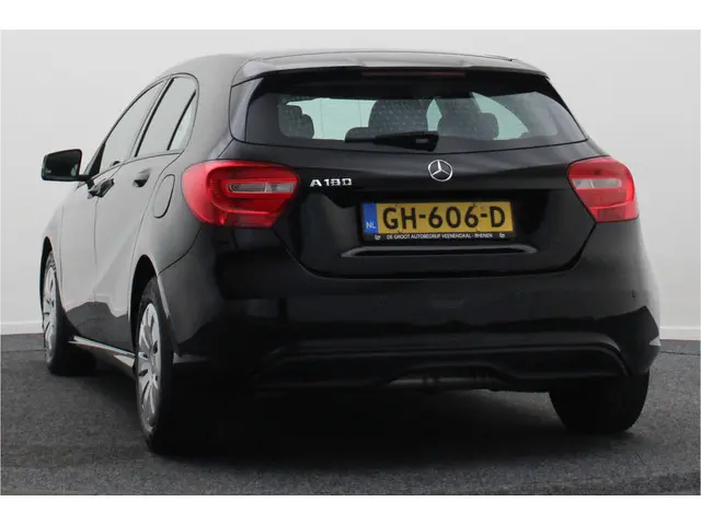 Mercedes-Benz A-Klasse 180 Economy 2015 Benzine 17