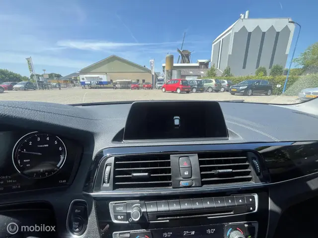 BMW 1 Serie 118i Corporate Lease Executive 2017 Benzine 13