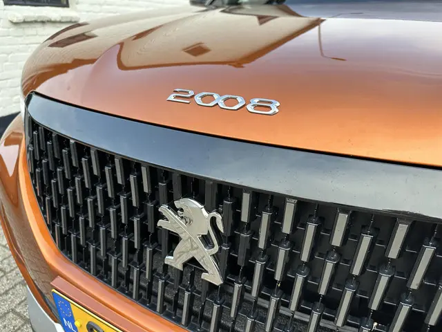 Peugeot 2008 1.2 Turbo 130 PK GT 2022 Benzine 40