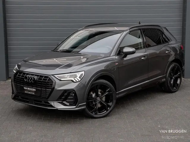 Audi Q3 45 TFSI e S-Line 2022 Hybride Benzine 30