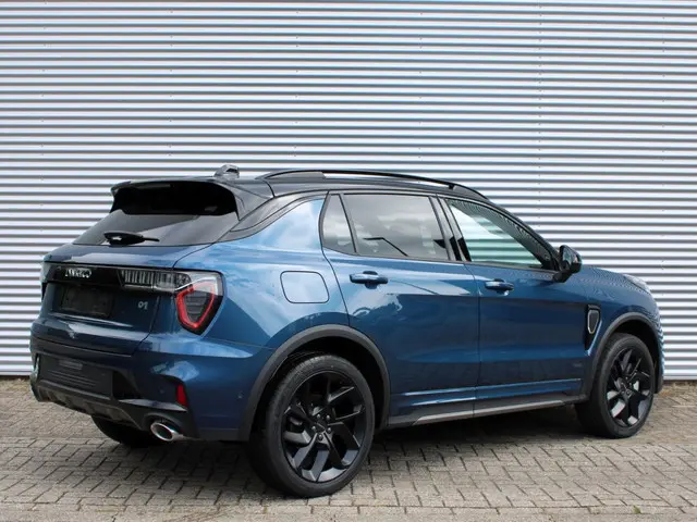 Lynk & Co 01 2