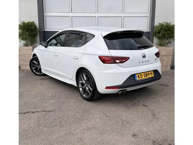 SEAT Leon 1.4 EcoTSI FR Connect 2016 Benzine 4