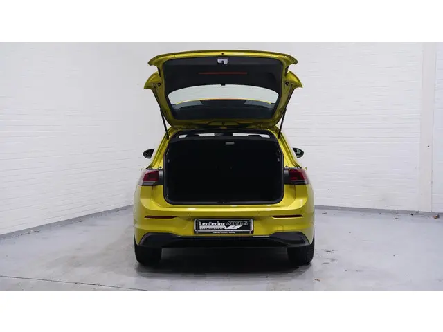 Volkswagen Golf 1.5 eTSI Life Business 2023 Benzine 15