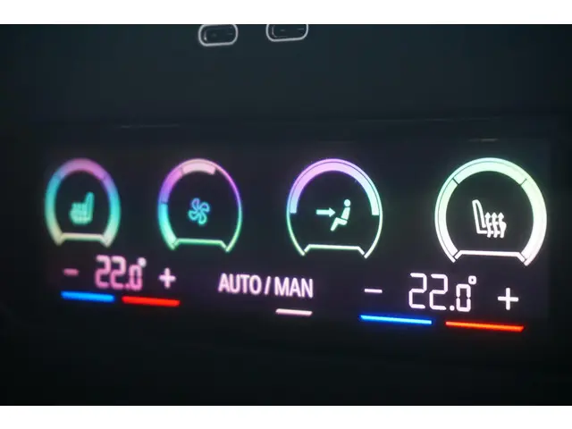 BMW 5 Serie Touring 550e xDrive 2026 Hybride Benzine 12