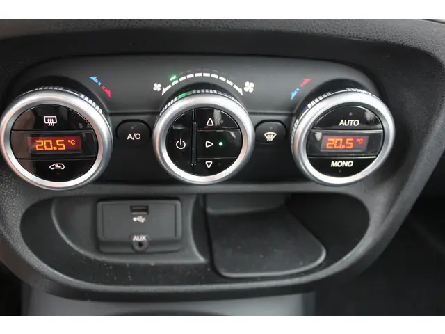 Fiat 500L 0.9 TwinAir Trekking 2014 Benzine 17