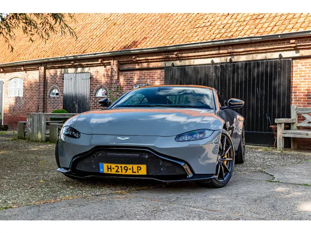 Aston Martin V8 Vantage 4.0 2018 Benzine 15