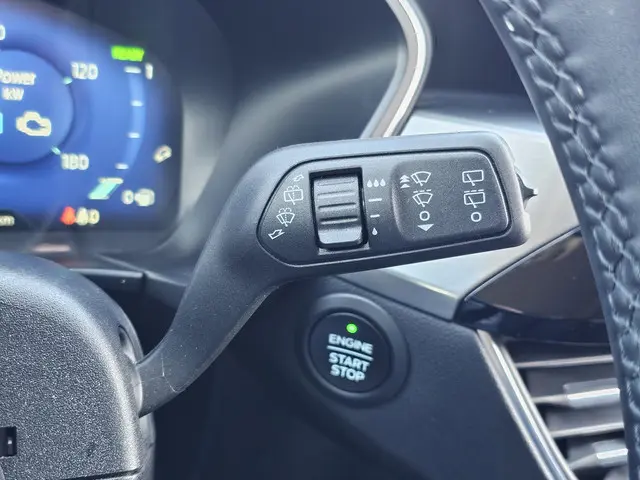 Ford Kuga 2.5 PHEV Titanium X 2023 Hybride Benzine 18