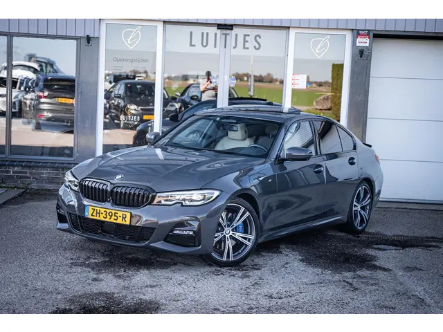 BMW 3 Serie 330i M-Sport 2019 Benzine 17