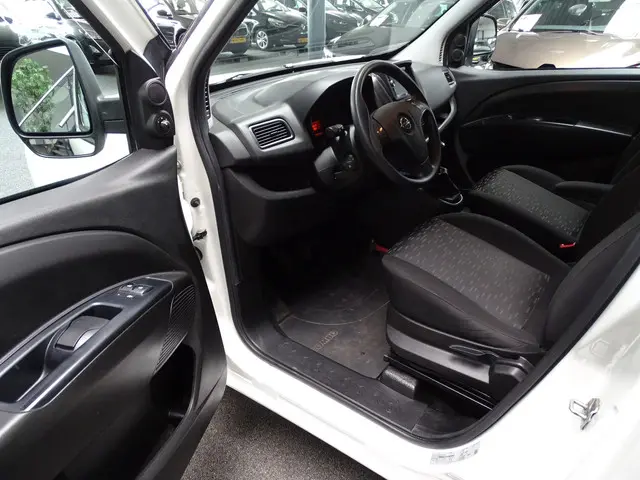 Opel Combo 1.3 CDTi L1H1 Edition 2018 Diesel 8