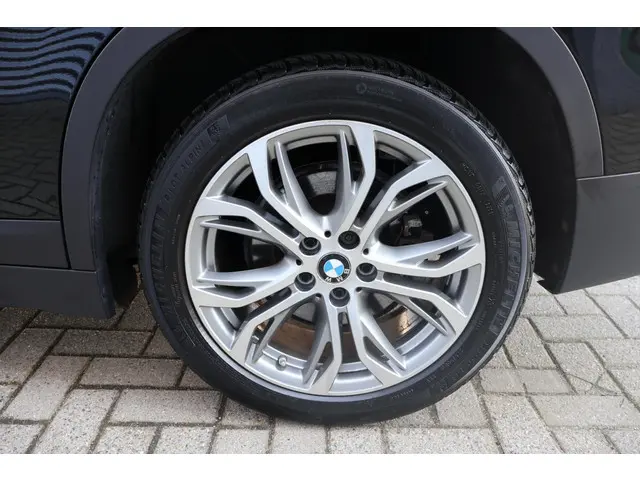 BMW X1 xDrive25e Executive 2021 Hybride Benzine 27