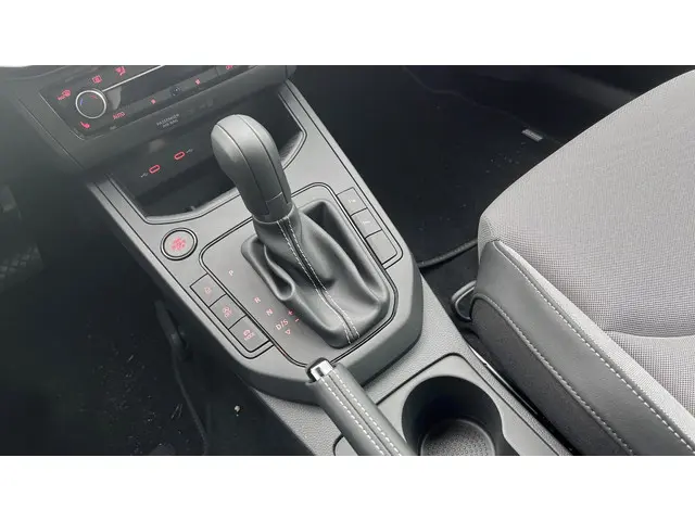 SEAT Arona 1.0 EcoTSI FR Anniversary 2026 Benzine 17