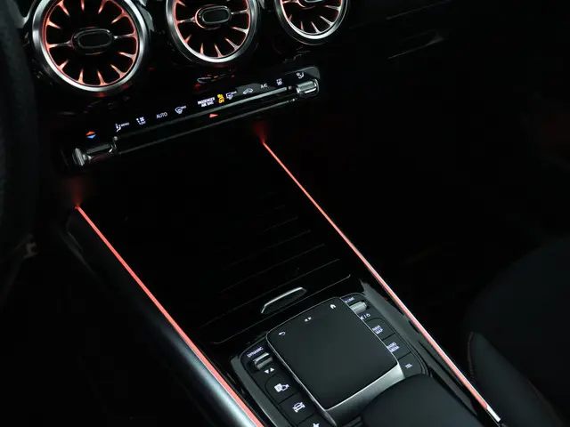 Mercedes-Benz EQA 250 AMG Line 67 kWh 2023 Elektrisch 42