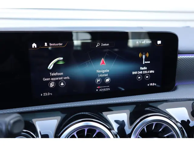 Mercedes-Benz A-Klasse 250 e Luxury 2021 Hybride Benzine 18