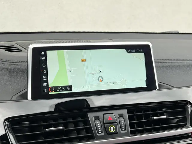 BMW X2 sDrive20i High Executive 2018 Benzine 21