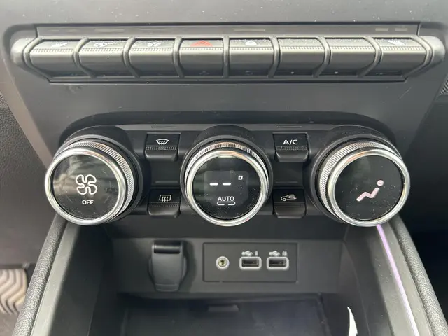 Renault Clio 1.0 TCe 90 GPF techno 2024 Benzine 14