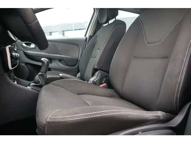 Renault Clio Estate 0.9 TCe Limited 2016 Benzine 4