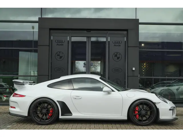 Porsche 911 3.8 GT3 476pk 2015 Benzine 6
