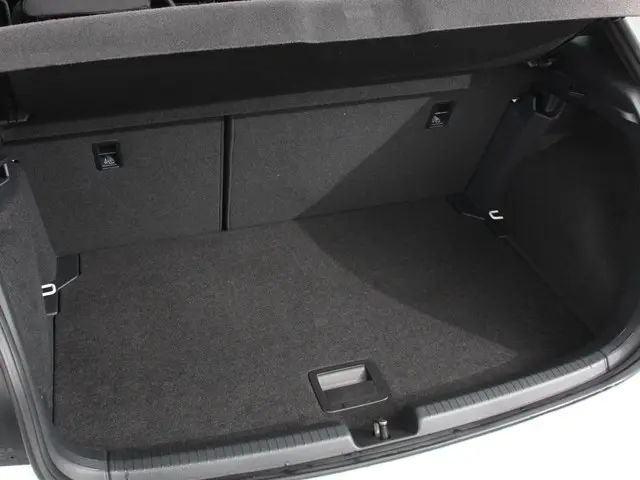 Volkswagen Polo 1.0 TSI R-Line DSG 2023 Benzine 36