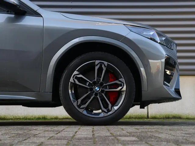 BMW X2 sDrive20i 2026 Benzine 6