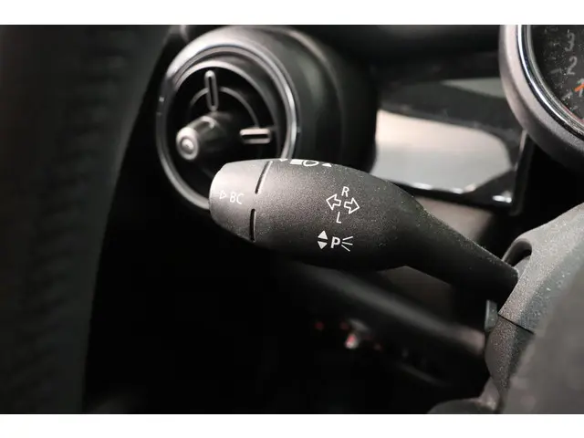 MINI Cooper Mini 1.5 Classic 2021 Benzine 26