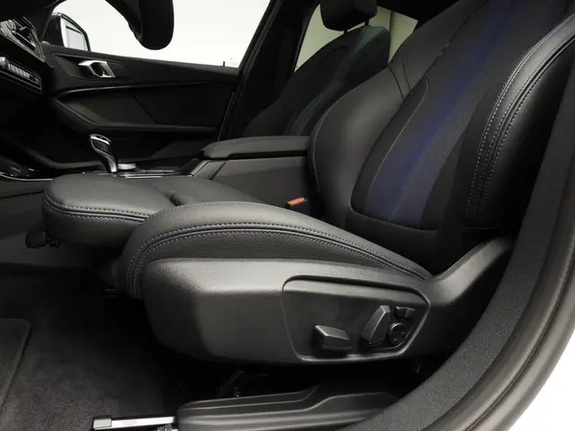 BMW 1 Serie 5-deurs M135i xDrive 2024 Benzine 16