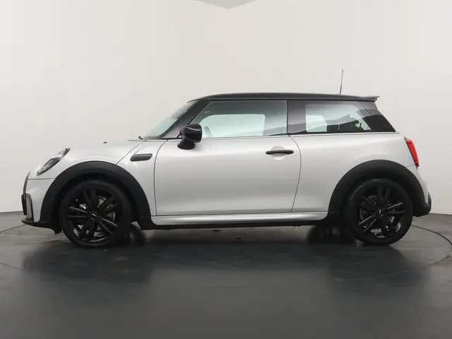 MINI 3-Deurs Cooper 2022 Benzine 12
