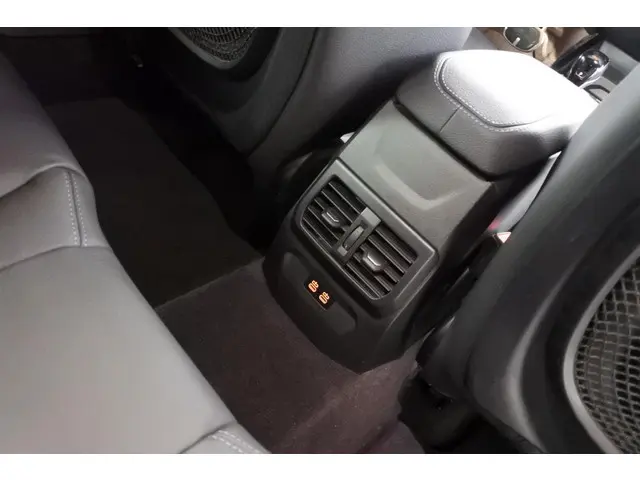 BMW 1 Serie 120iA M-Sport+ 2023 Benzine 44