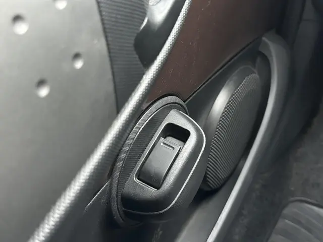 Peugeot 107 1.0 Active 2014 Benzine 17