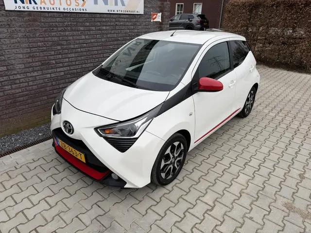 Toyota Aygo 1.0 VVT-i x-clusiv 2018 Benzine 9