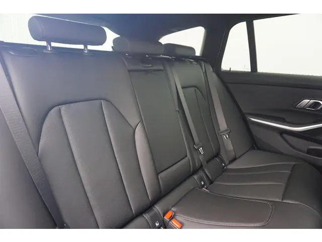 BMW 3 Serie Touring 330e 2025 Hybride Benzine 9
