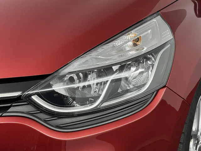 Renault Clio Estate TCe 90 Limited 2019 Benzine 26