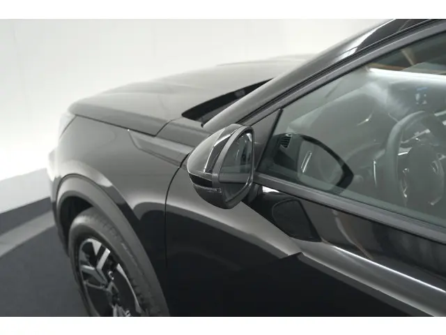 Peugeot 2008 1.2 Hybrid 145 Allure 2025 Hybride Benzine 23