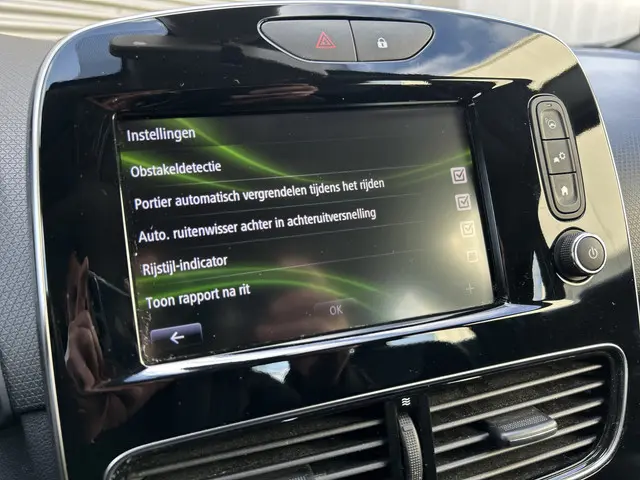 Renault Clio Estate 0.9 TCe Intens 2018 Benzine 12