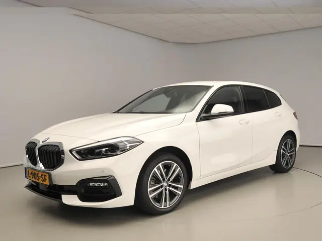 BMW 1 Serie 5-deurs 118i 2021 Benzine 39