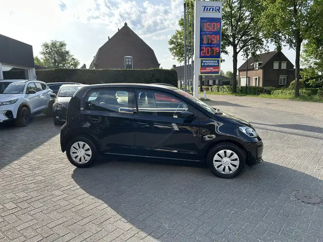 Volkswagen up! 1.0 2023 Benzine 3