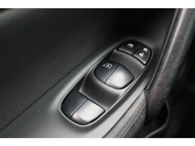 Nissan QASHQAI 1.2 Visia 2014 Benzine 28