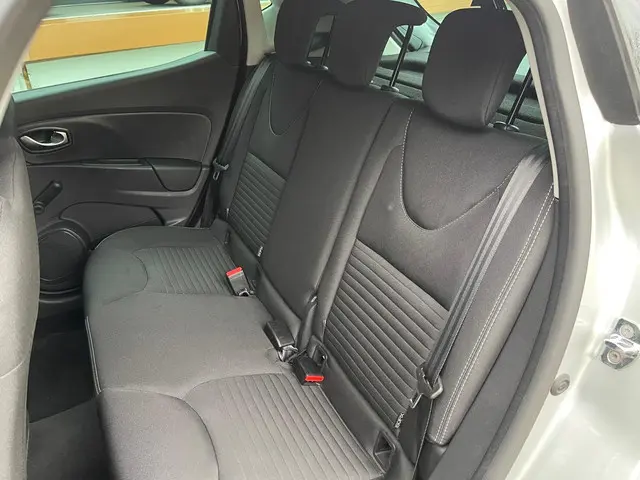 Renault Clio 0.9 TCe Limited 2018 Benzine 18