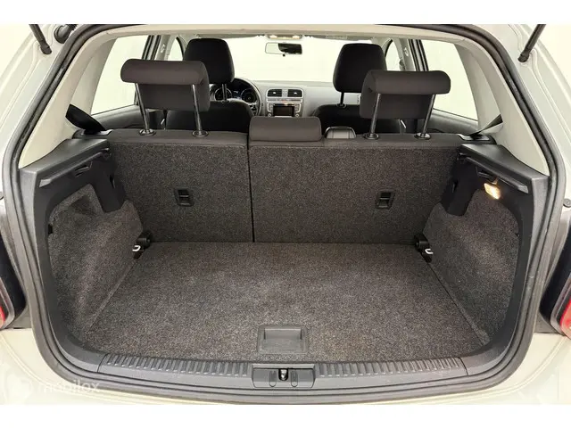 Volkswagen Polo 1.2 TSI Comfortline 2015 Benzine 12