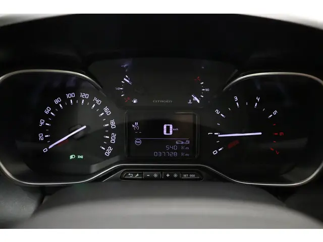 Citroën C3 Aircross 1.2 PureTech Max 2024 Benzine 28